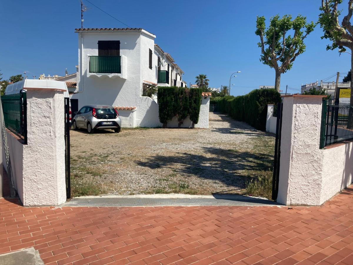 Charmante Maison Coeur De Ville 650M Plage Empuriabrava Exterior photo
